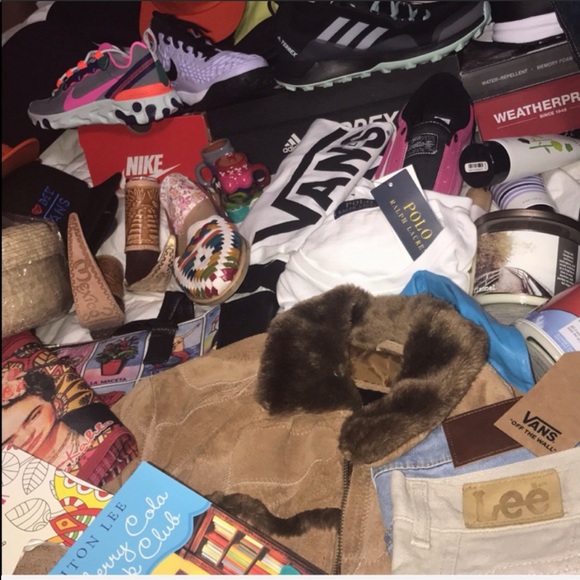 Started closet August 2019. Meet your Posher, Flor - Picture 14 of 16